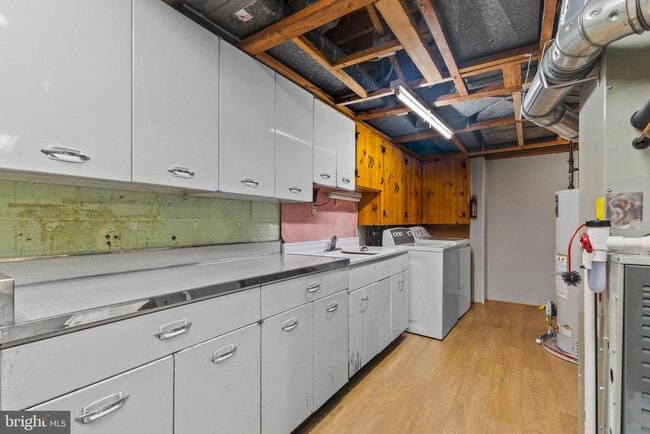 Building Photo - 612 S Quincy St