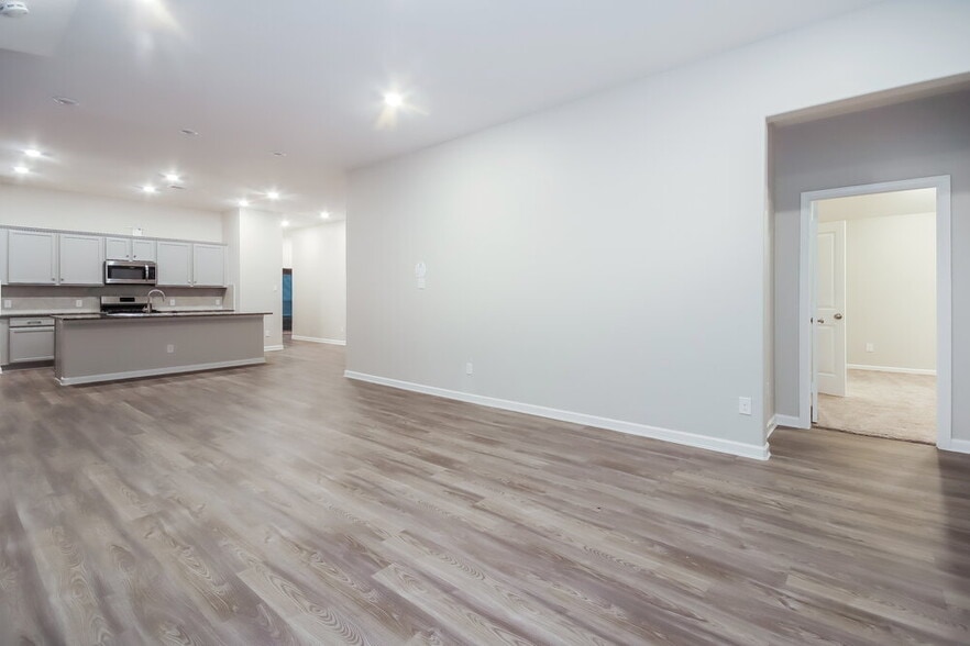 Building Photo - 24207 Palomino Sage Trl