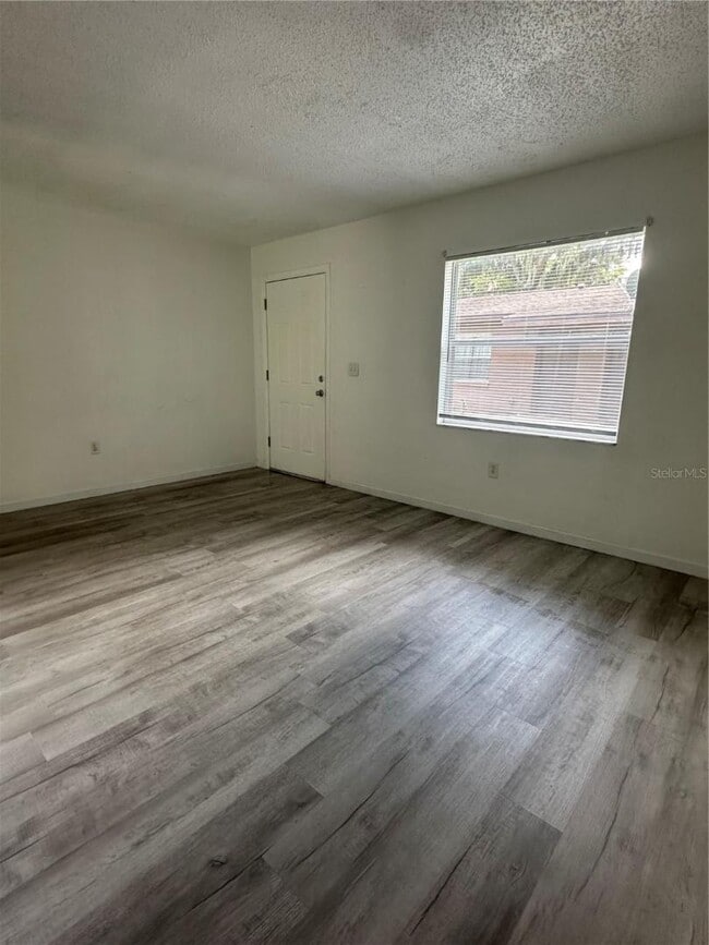 Building Photo - 704 Sunset Ave