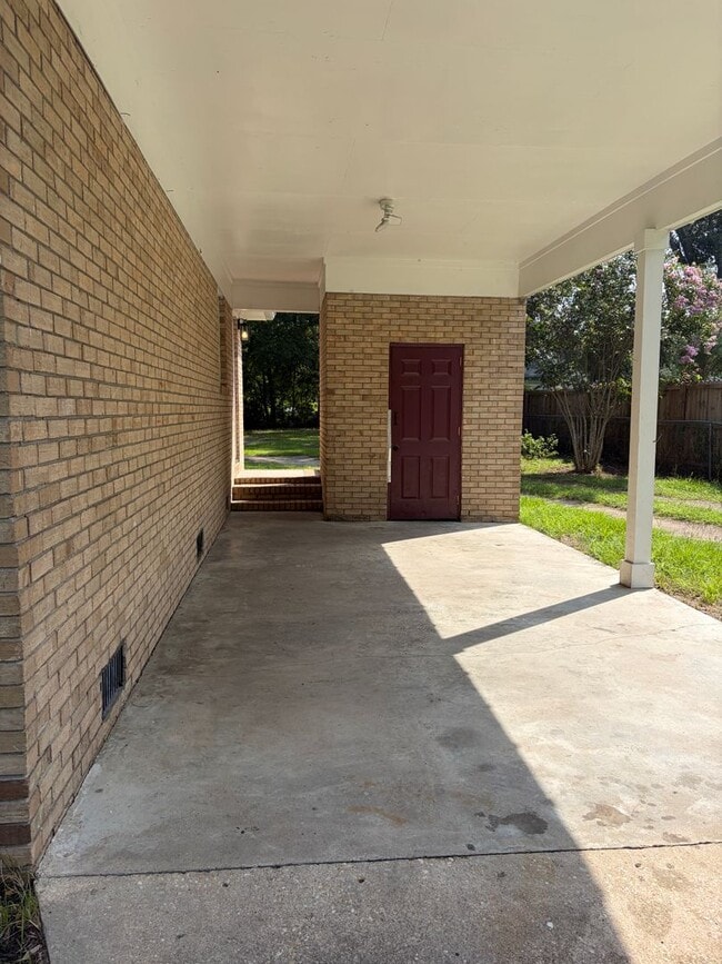 Building Photo - 1224 Venning Rd