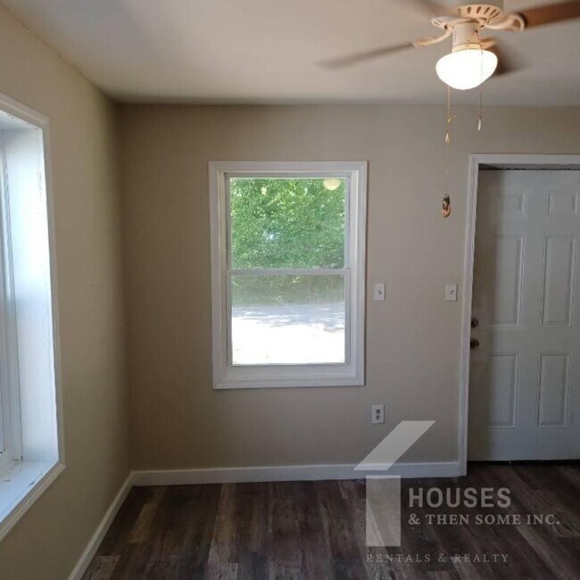 Building Photo - 120 Owens St