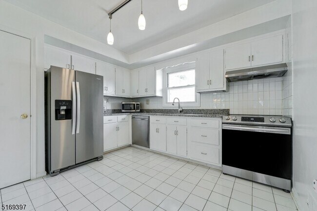 Building Photo - 777 Springfield Ave