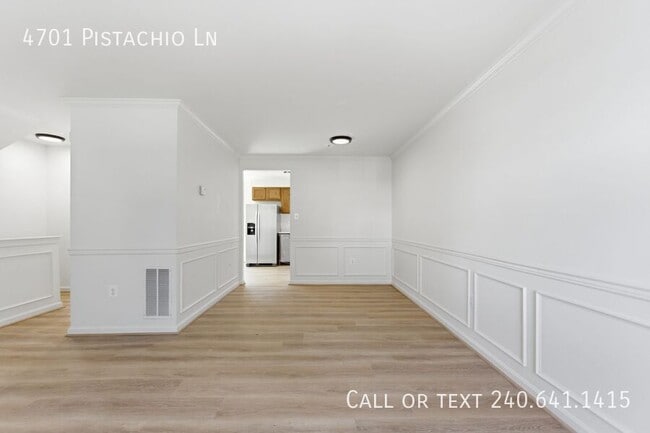 Building Photo - 4701 Pistachio Ln