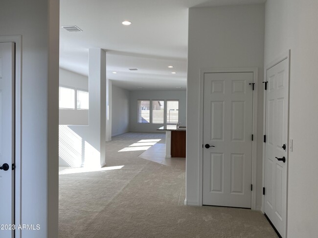 Building Photo - 442 W Golden Aspen Dr