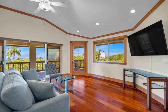 Building Photo - Launiupoko Long-Term Rental – Panoramic Views & Central A/C