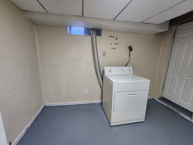 Building Photo - West Baltimore 2.5 Bedroom 1.5 Bathroom To...