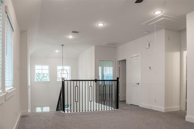 Building Photo - 30930 Star Gazer Rd