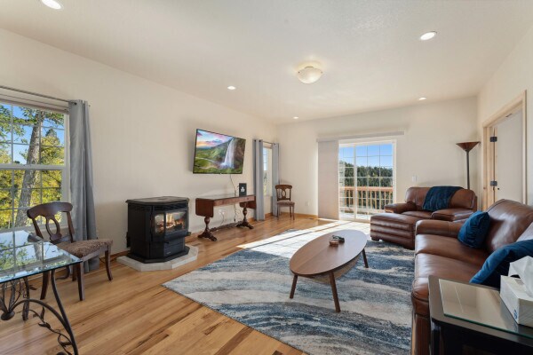 Building Photo - 11770 Leavenworth Dr