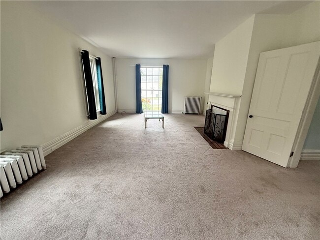 Building Photo - 27 Church St