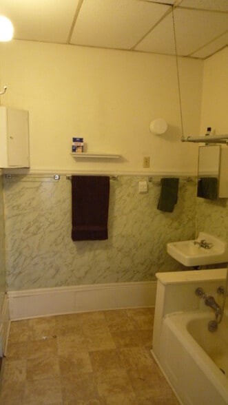 Building Photo - 804 E Kiowa St