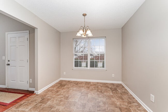 Building Photo - 302 Apple Ridge Rd