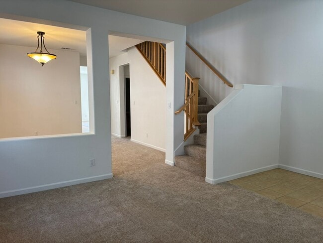 Building Photo - Spacious 4 bed/3 bath home in San Ramon