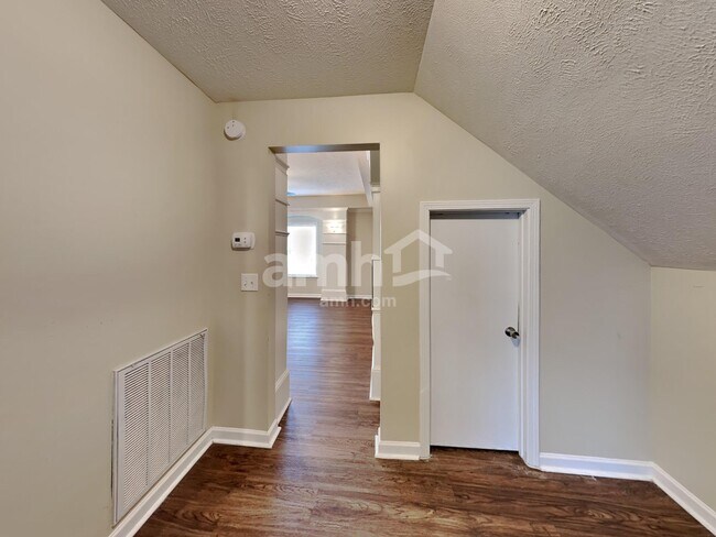 Building Photo - 803 Buckhaven Dr