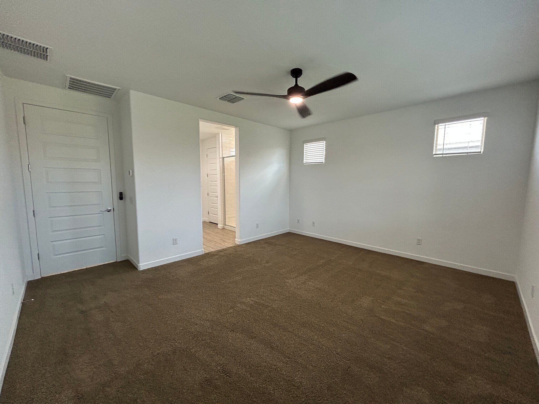 Building Photo - 2241 E Meadowview Ct