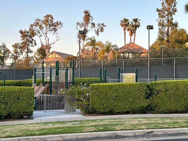 Building Photo - 6245 E Allison Cir