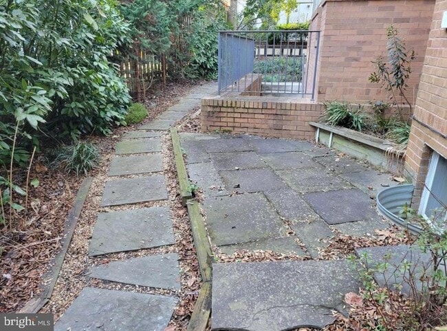 Building Photo - 1418 44th St NW