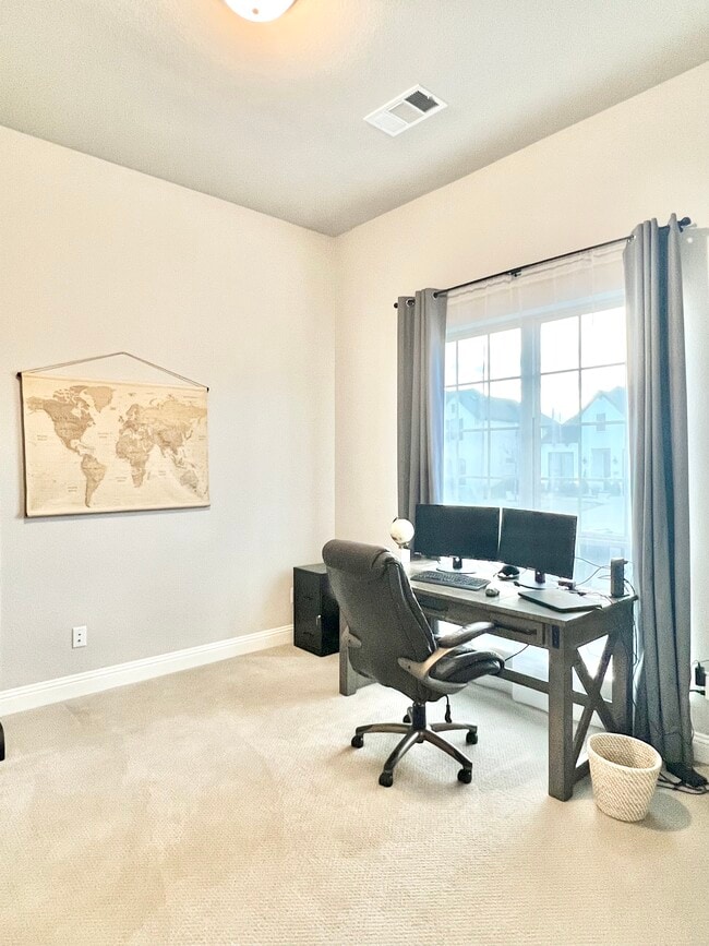 Building Photo - 980 Gentle Knoll Ln