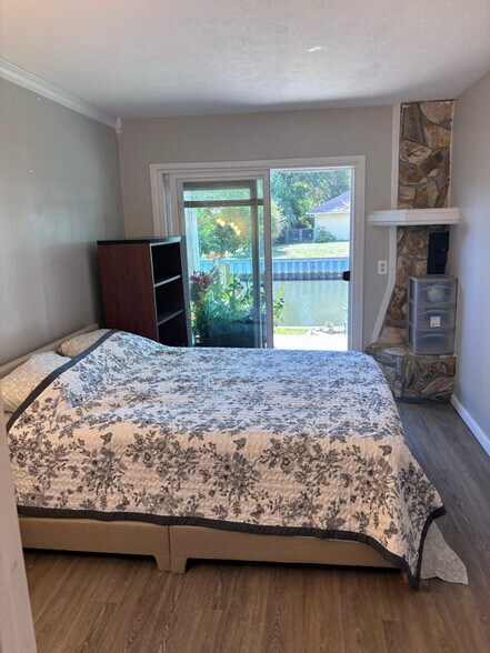 Building Photo - 1209 Capri Dr
