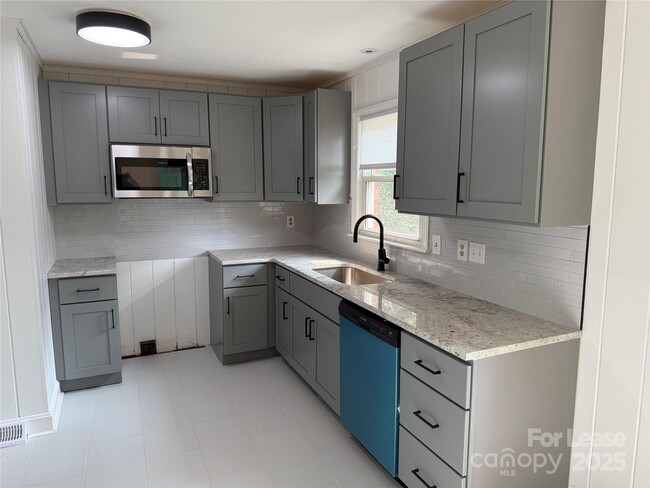Building Photo - 1508 Woodhill Ln