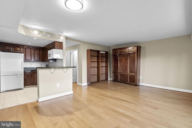 Building Photo - 3101 New Mexico Ave NW