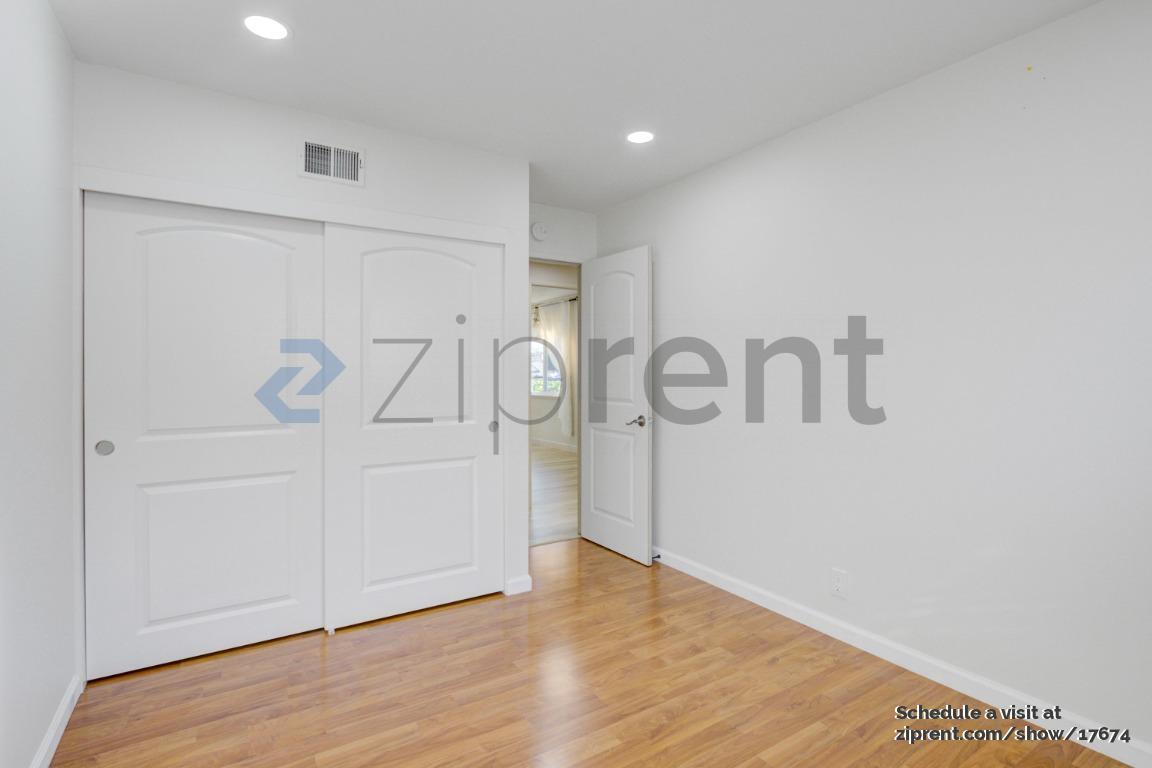 Building Photo - 166 Madelia Pl