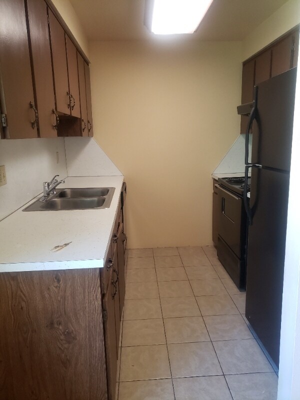 Building Photo - 776 Washington St N