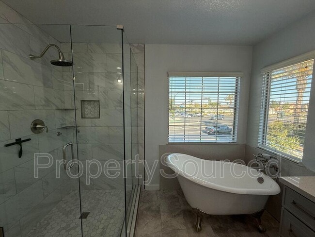 Building Photo - 16615 English Country Trail