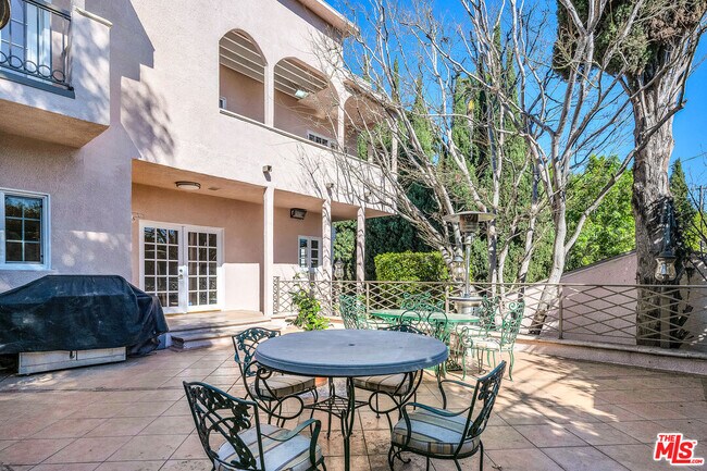 Building Photo - 10810 Rochester Ave