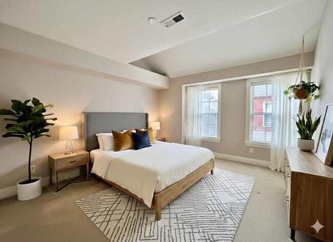 Building Photo - Luxury Townhome in Lake Oswego’s Coveted First Addition | Garage Included!