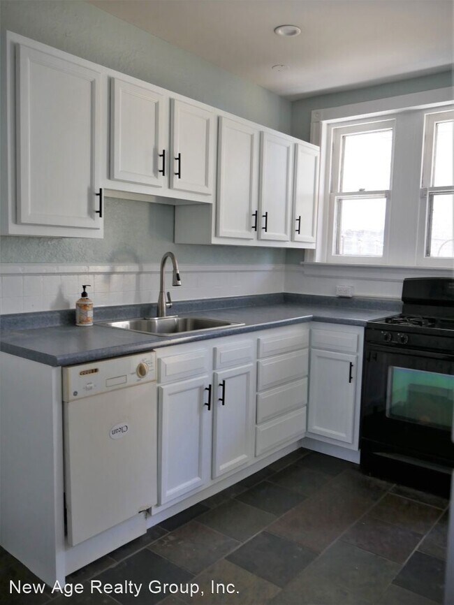 Building Photo - 3 br, 1.5 bath House - 1322 Mifflin Street