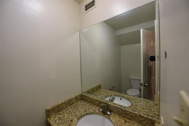 Building Photo - 113 Rhonda Dr