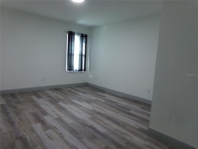 Building Photo - 2262 Fernwood St