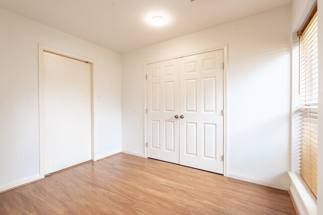 Building Photo - 8819 Hazen St