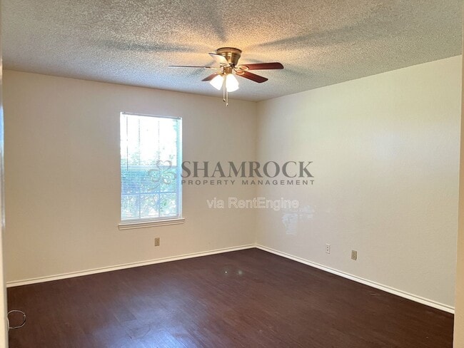 Building Photo - 214 Kettler Dr