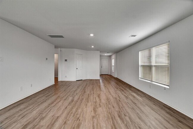 Building Photo - 1518 Carmona Ct