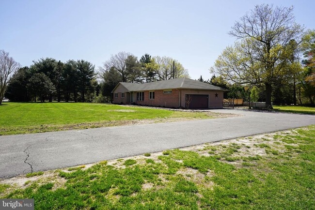 Building Photo - 14880 Concord Rd
