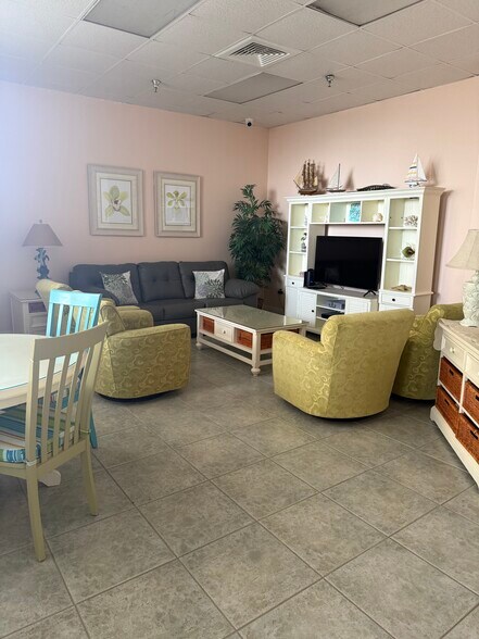 Building Photo - 3013 S Atlantic Ave