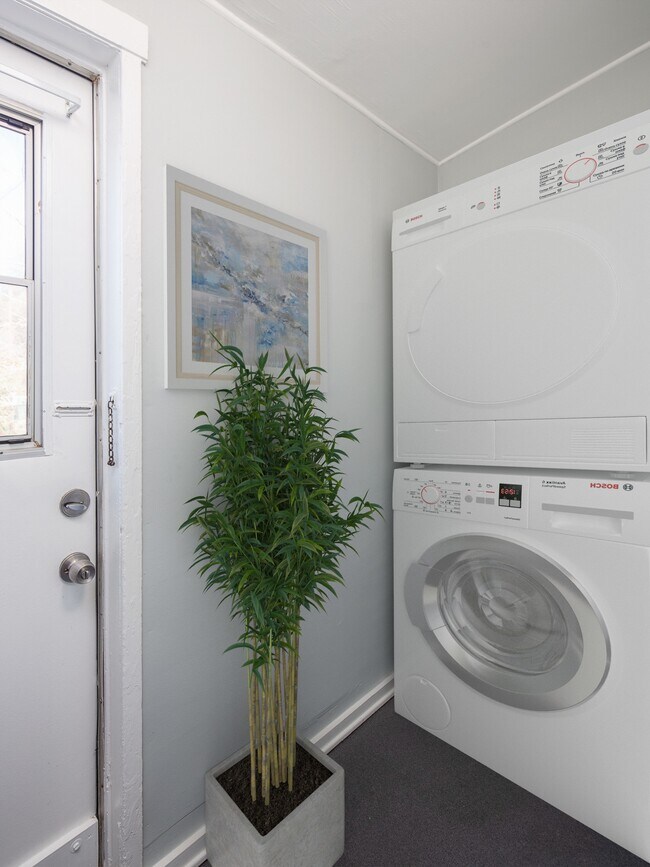 Laundry - 453 E Sacramento St