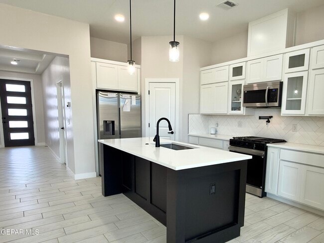 Building Photo - 15372 Imagine Dr