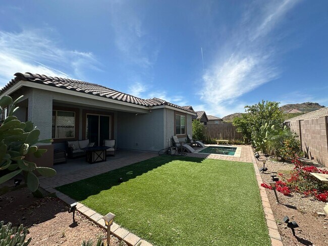 Building Photo - 16492 W Caldwell St