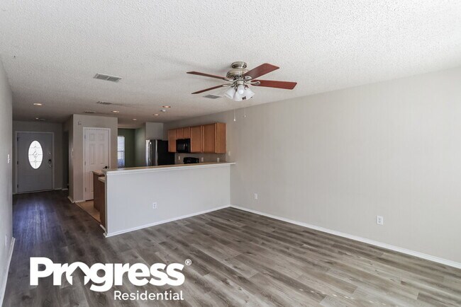 Building Photo - 1613 White Oak Rd