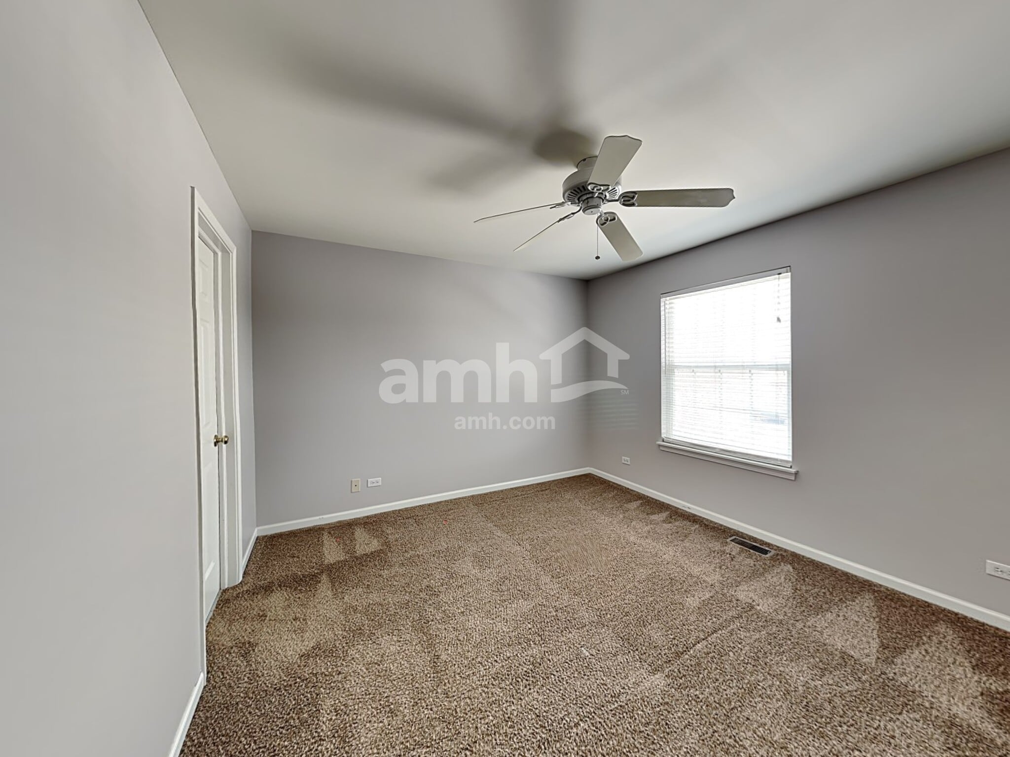 Building Photo - 2409 Courtyard Cir