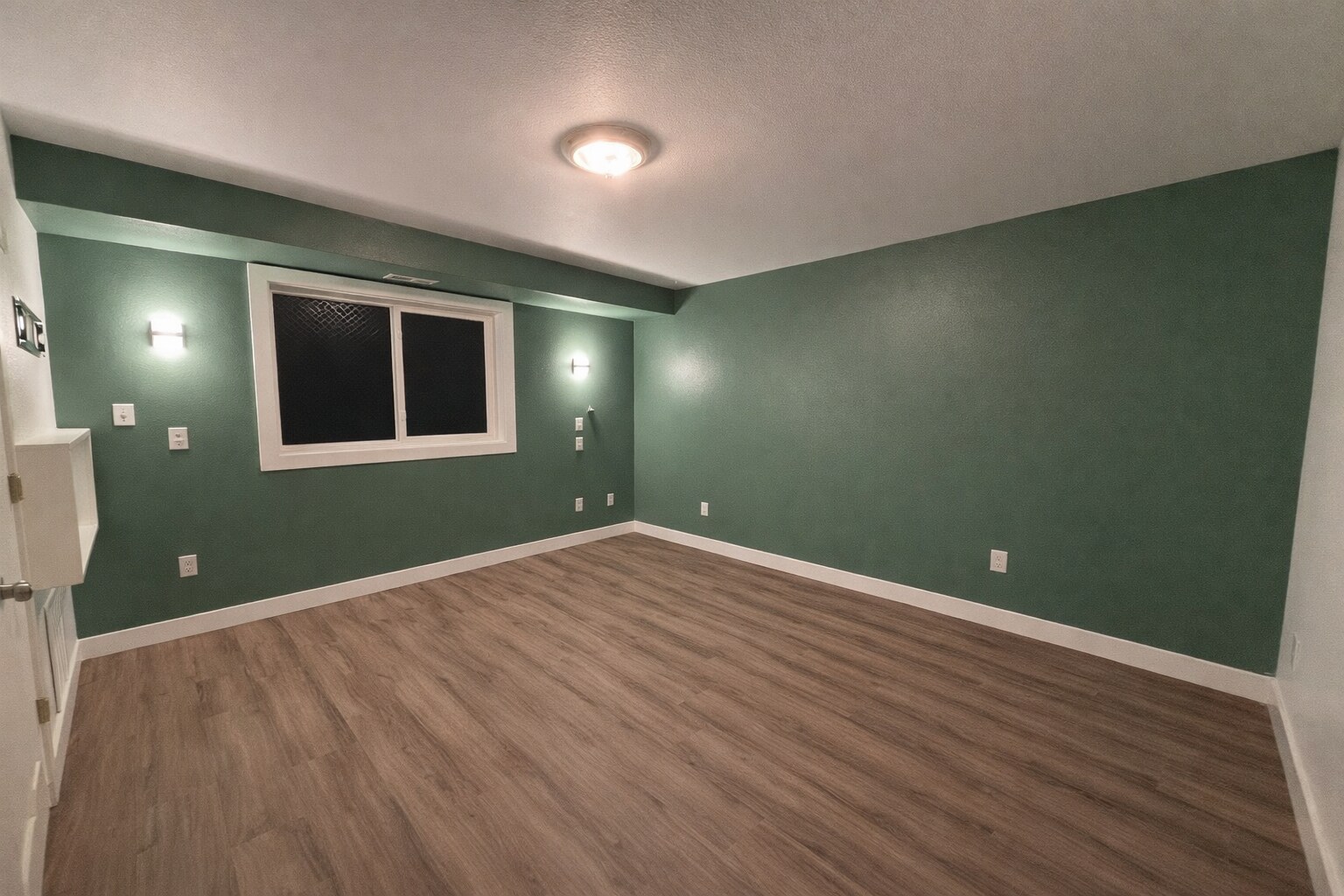 Building Photo - 2451 W Snowcrest Dr