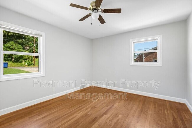 Building Photo - 1335 Pinebluff Rd