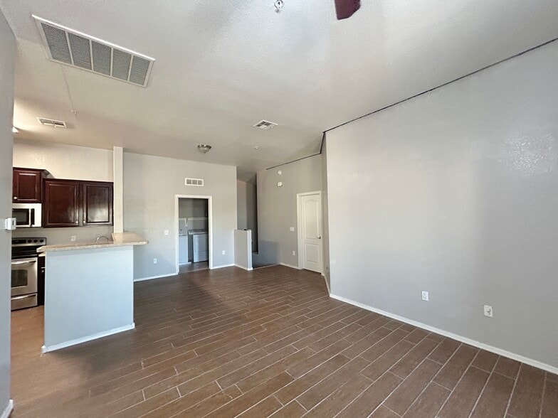 Building Photo - 356 N 169th Ave