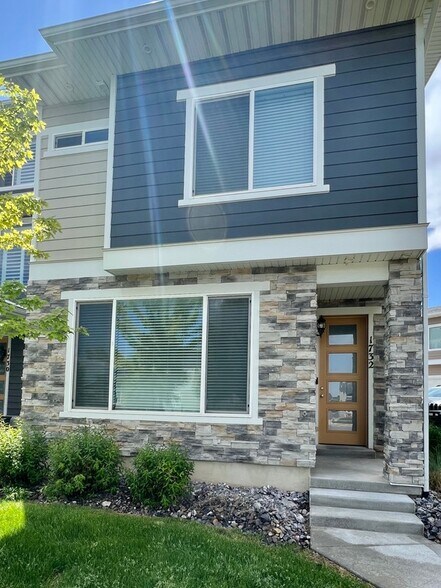 Building Photo - 1732 Thira Ln