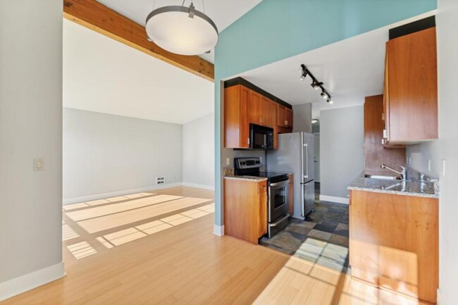 Building Photo - 1 bedroom in Seattle WA 98102