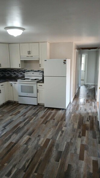 Building Photo - 17 Ontario Ave