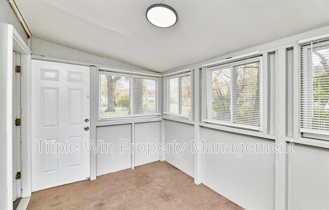 Building Photo - 10128 Ashbrook Dr