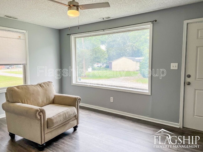 Building Photo - 122 Blaire Ln